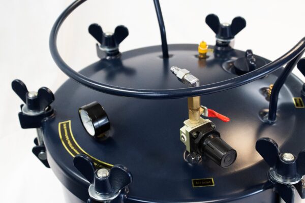 California Air Tools 5 Gallon Pressure Pot with HVLP Spray Gun & Hose - Image 4